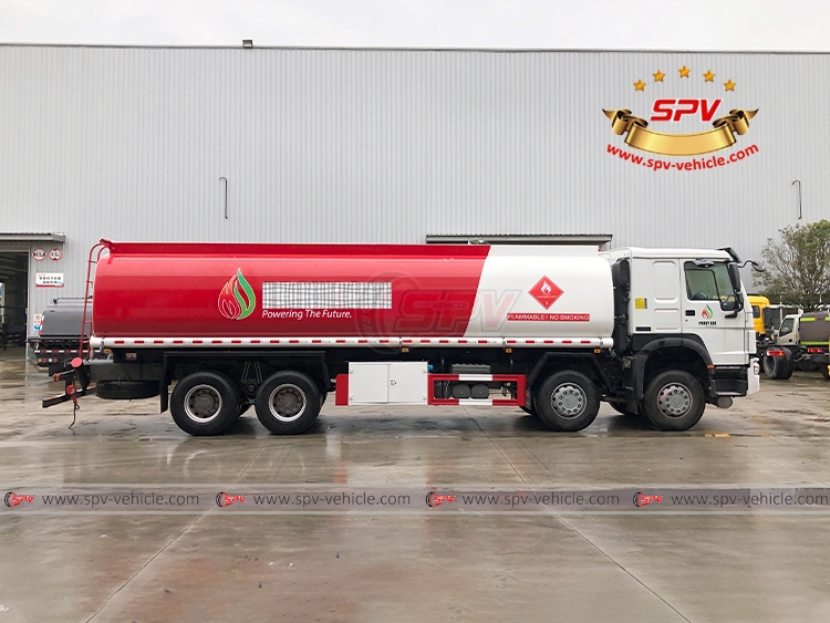 30,000 Litres Fuel Tank Truck Sinotruk - RS